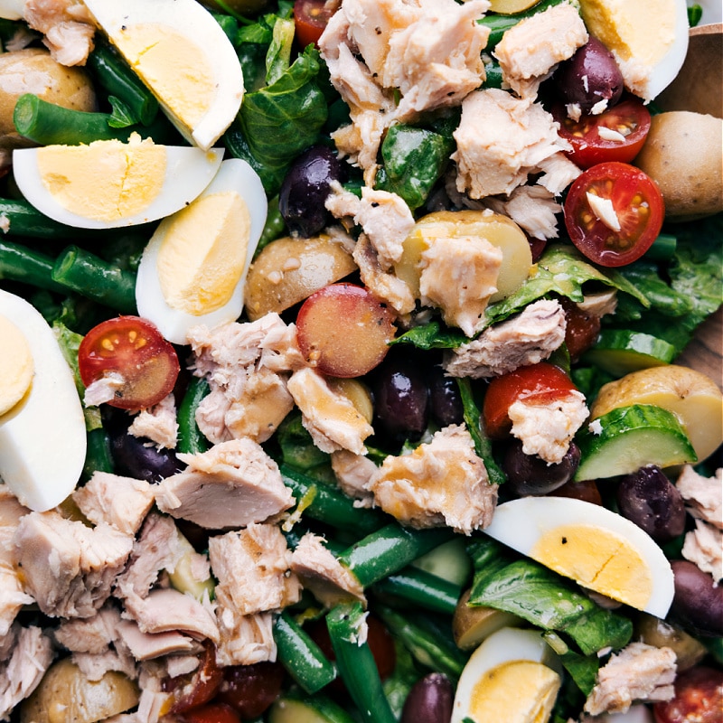 Upclose overhead image of the Tuna Niçoise Salad