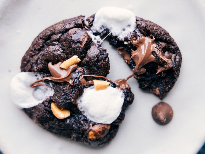 Image of one of the cookies being pulled apart