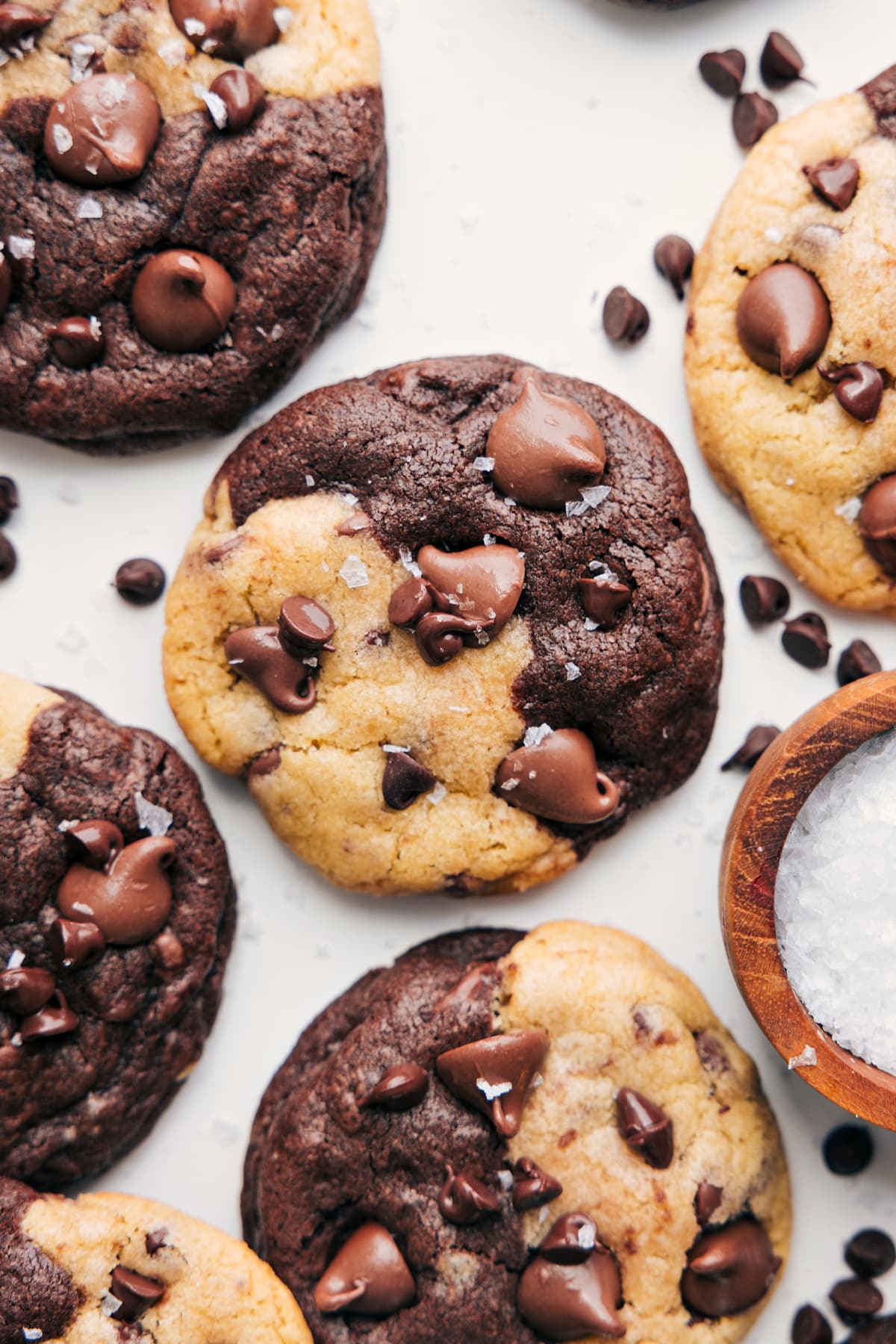 Get ready to experience the ultimate cookie mashup! What happens when you combine two of the most beloved cookies into one delicious treat? You get Brookies - a mouthwatering combination of rich, fudgy brownie-like chocolate cookies and classic chocolate chip cookies. These little delights are a match made in cookie heaven, offering the perfect balance of chocolatey goodness with sweet and buttery flavors. Recipe via chelseasmessyapron #dessert #best #quick #easy #simple #familyfriendly #treat #chocolatechipcookies #cookies #brownies #brookies