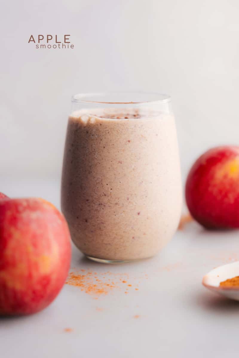 Apple Pie Smoothie, in a glass.